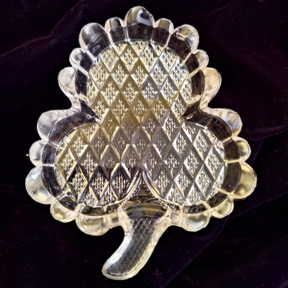 Crystal  3 Leaf Clover  Dish